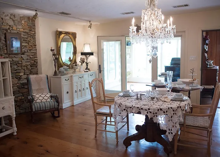 The Inn At White Oak